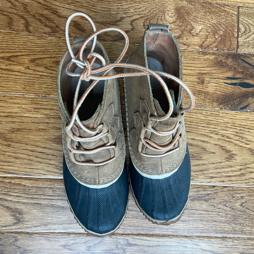 Sorel ankle duck boots size 8 women’s